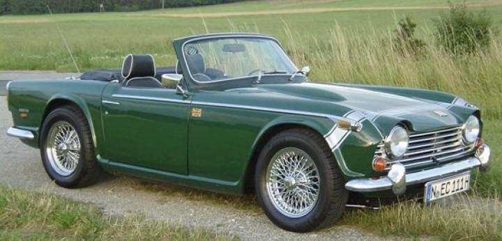 Triumph TR 250 CABRIOLET donker groen