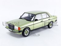 Mercedes 200 AMG 1984 licht groen metallic , 6 openings