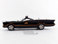 BATMOBILE - 1966 VERSION - MET FIGUREN