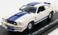 FORD USA - SHELBY MUSTANG II COBRA II 1976 - CHARLIE'S ANGELS (JILL MUNROE'S CAR) - WIT / BLAUW