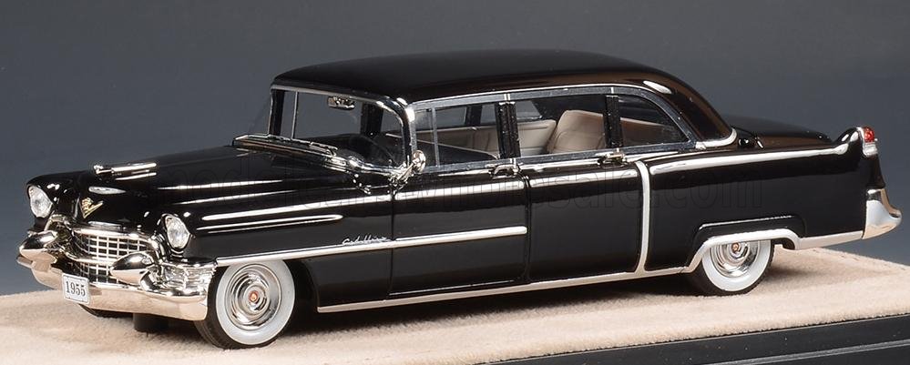 CADILLAC - FLEETWOOD 75 LIMOUSINE 1955 - ZWART