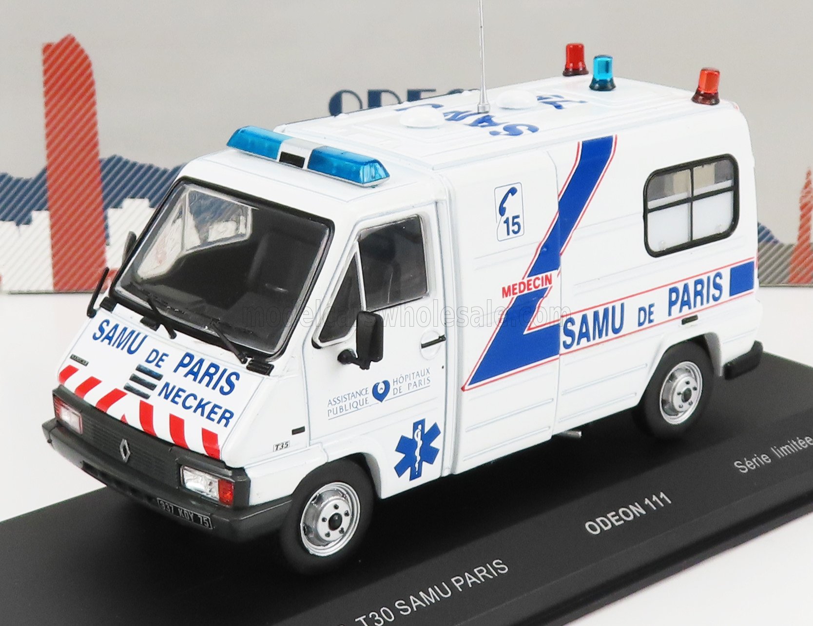 RENAULT - MASTER T30 VAN SAMU 75 DE PARIS AMBULANC