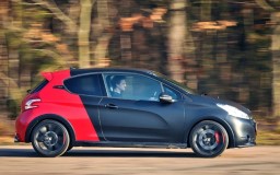 Peugeot 208 GTi 30TH 2014 Black Matt & Red