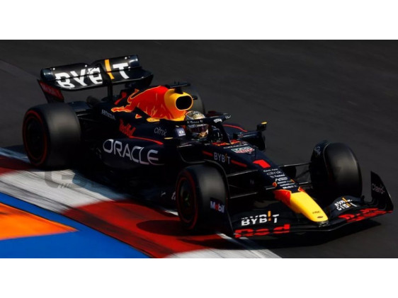 ORACLE RED BULL RACING RB18 MAX VERSTAPPEN WINNER 