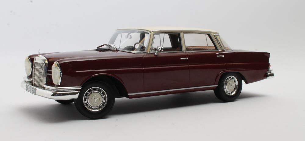 MERCEDES BENZ - 220SE (W111) 1959 - ROOD WIT