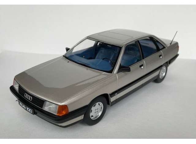 Audi 100 C3, zilver metallic 1989