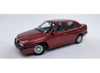 Alfa Romeo 155, rouge proteo métallisé avec intérieur gris clair 1996