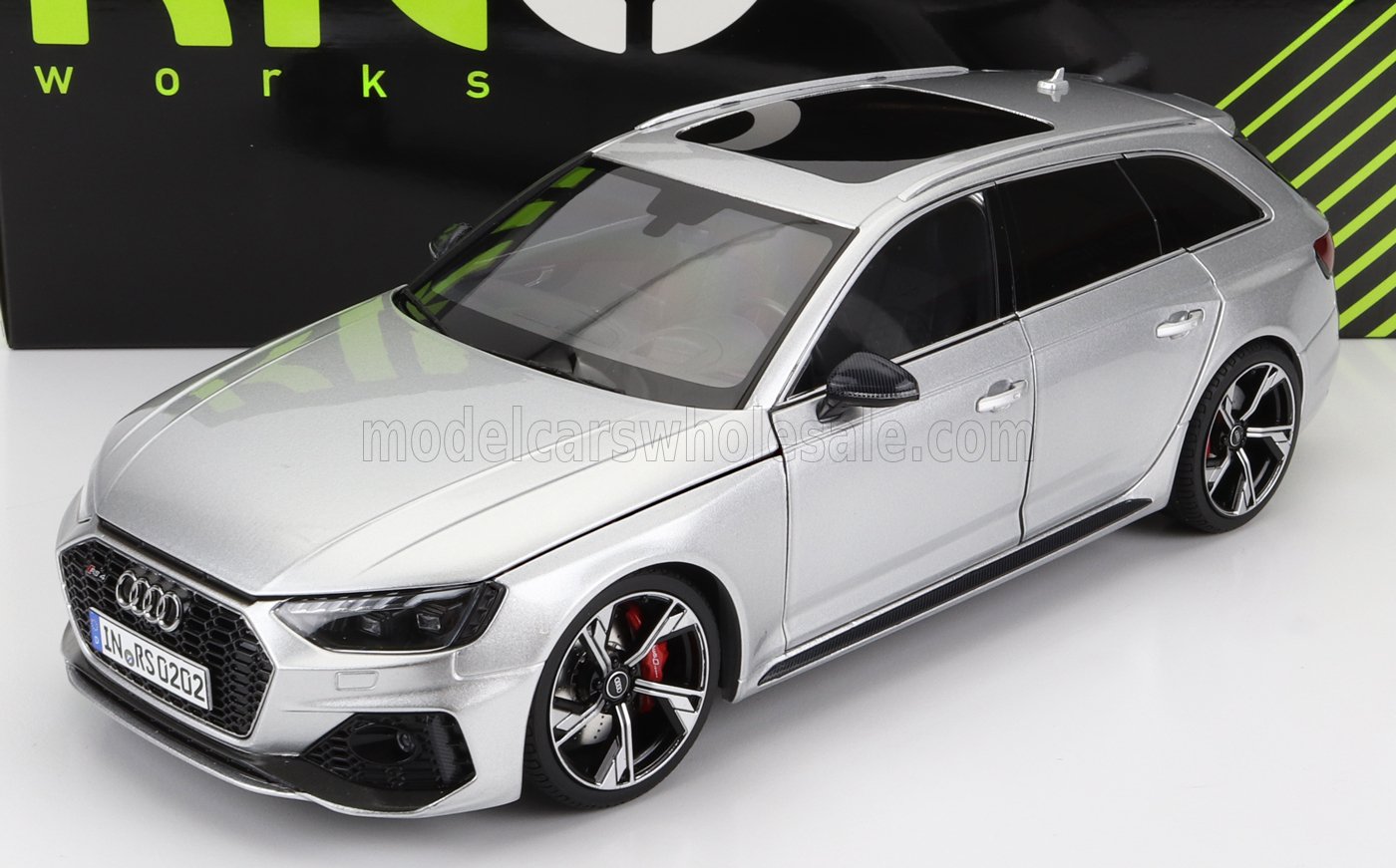 AUDI - A4 RS4 AVANT SW STATION WAGON 2020 - ZILVER