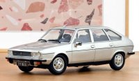 Renault 30 TX 1979 - argent , 4 ouverts