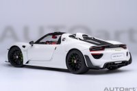 Porsche 918 Spyder Weissach-pakket (wit met rood interieur)