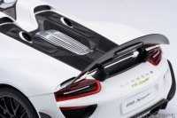 Porsche 918 Spyder Weissach-pakket (wit met rood interieur)