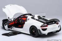 Porsche 918 Spyder Weissach-pakket (wit met rood interieur)