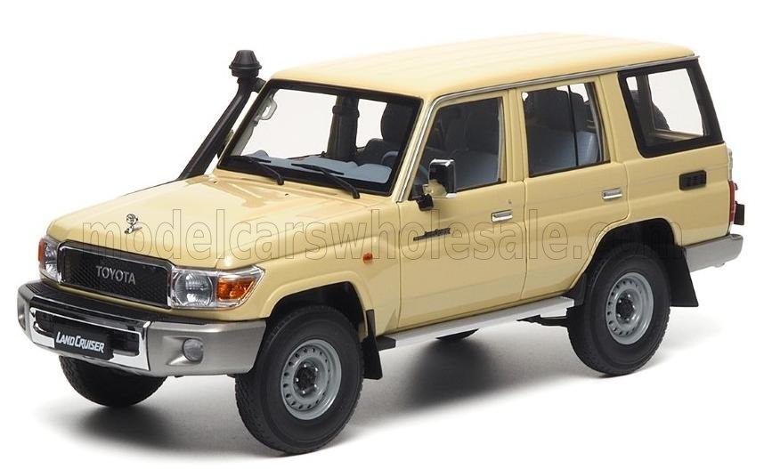 TOYOTA - LAND CRUISER 76 2017 - CREAM