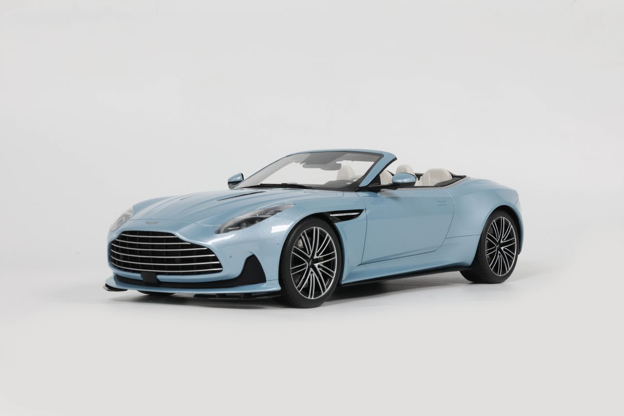 ASTON MARTIN DB12 VOLANTE CARRIBBEAN BLUE PEARL 2 