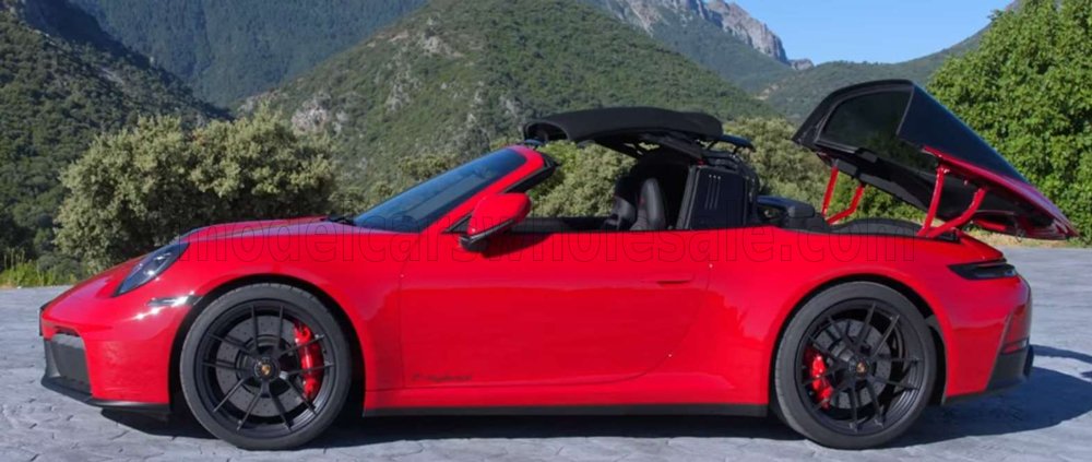 PORSCHE - 911 992-2 TARGA 4 GTS HYBRID 2024 - RED