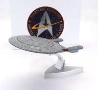 STAR TREK - U.S.S. ENTERPRISE NCC-1701-D - THE NEXT GENERATION