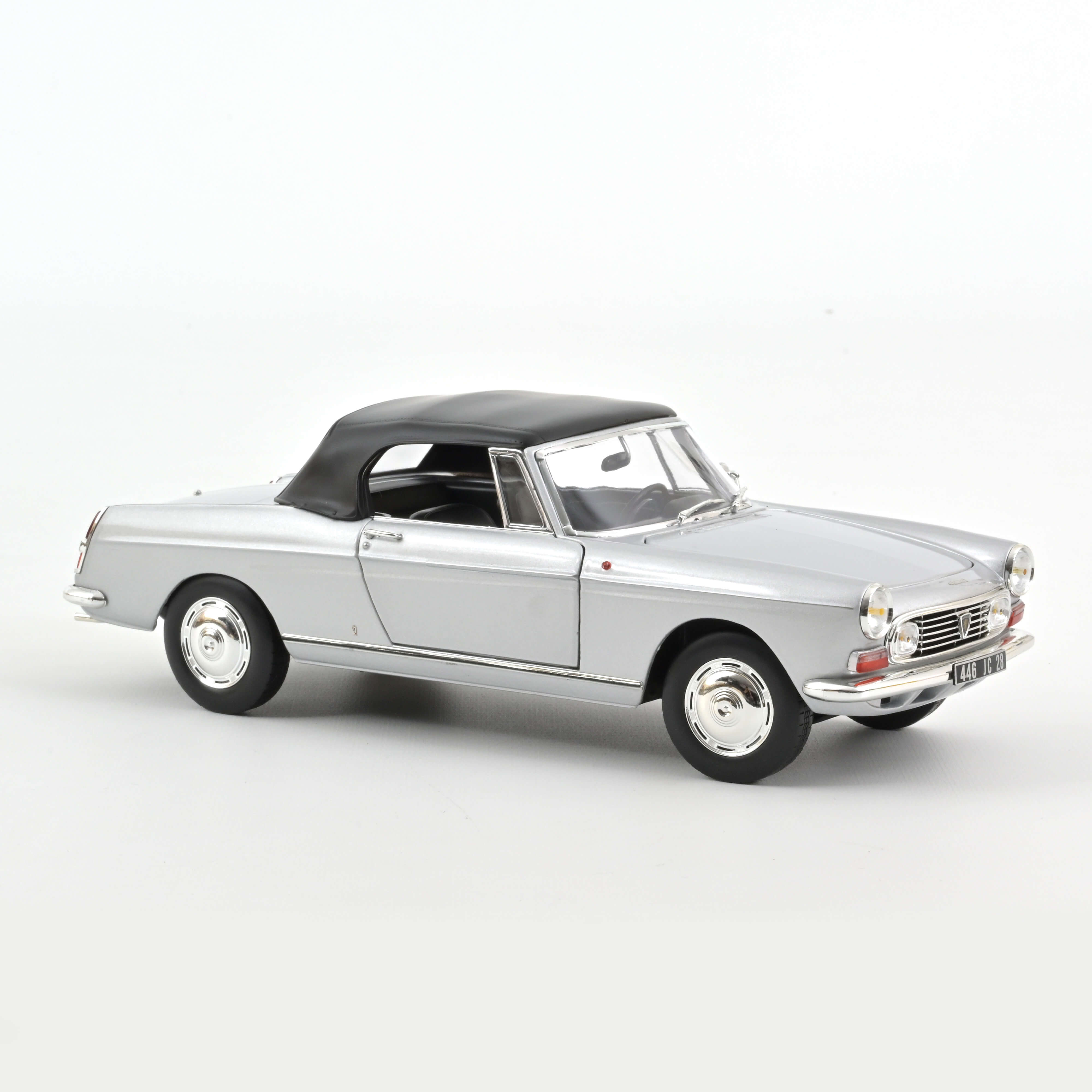 PEUGEOT 404 CABRIOLET 1967, 4 openingen  zilver