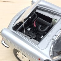 PEUGEOT 404 CABRIOLET 1967, 4 openingen  zilver