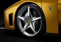 Ferrari F80 en option Giallo Tristrato roues en carbone argent