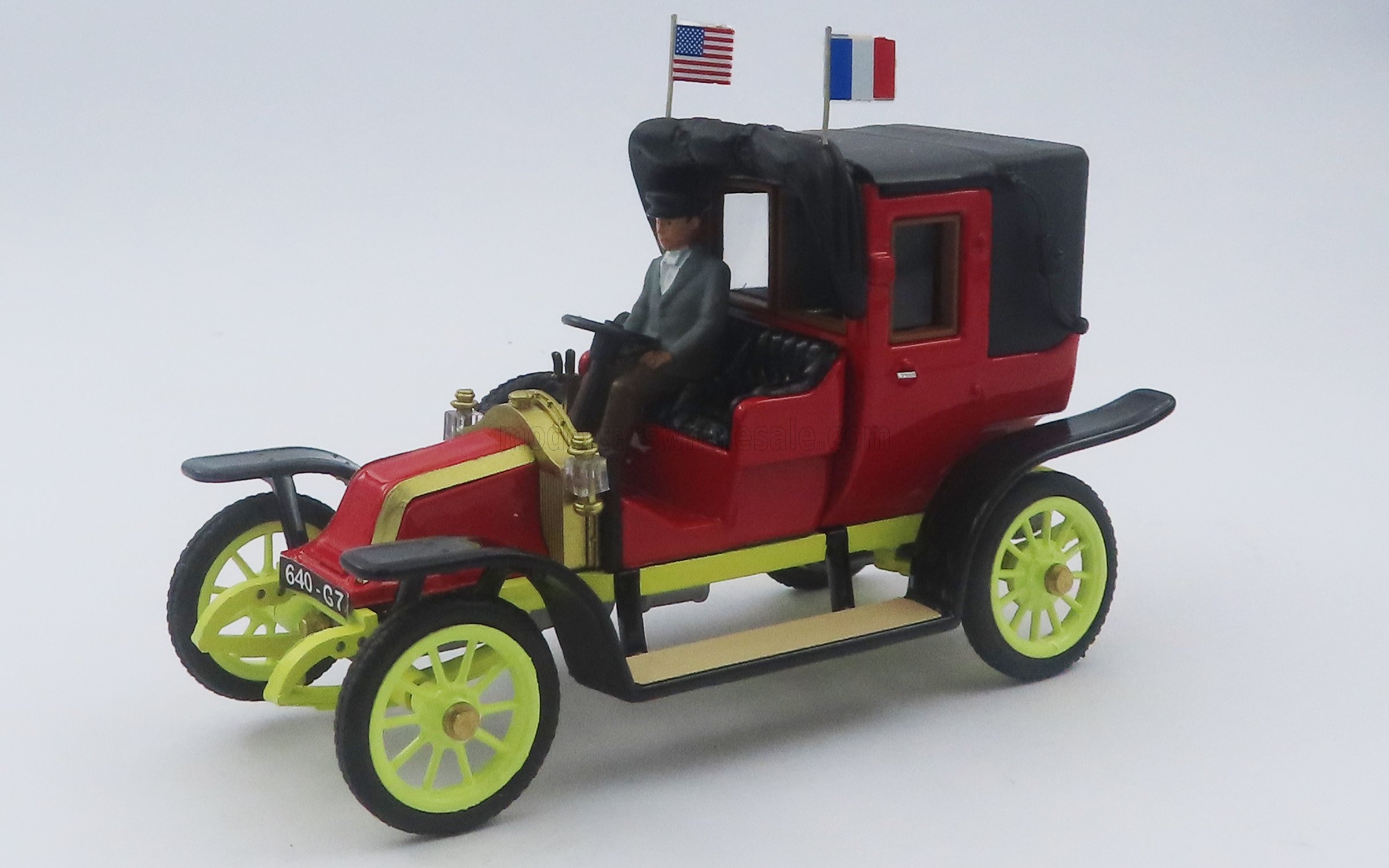 RENAULT - AG1 TAXI DE LA MARNE WITH DRIVER 1914