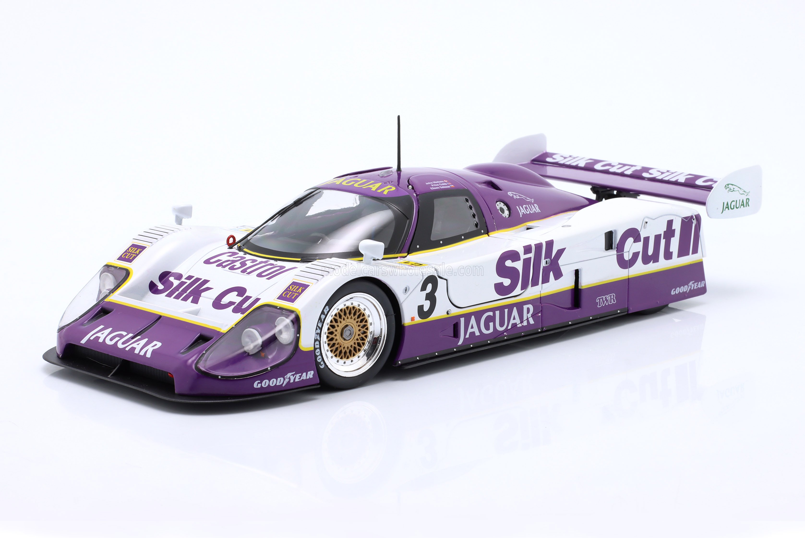 JAGUAR - XJR12 7.0L V12 TEAM SILK CUT JAGUAR T.W.R