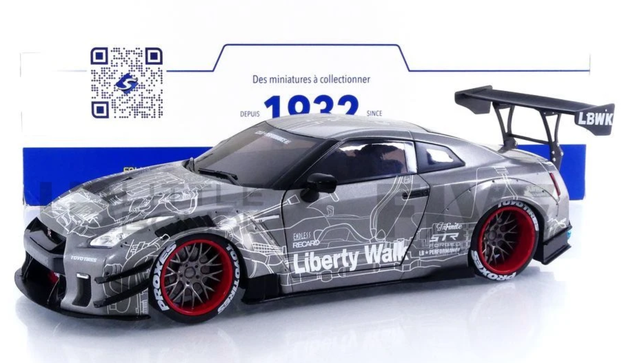 NISSAN GT-R (R35) W/ LIBERTY WALK BODY KIT 2.0 BLA