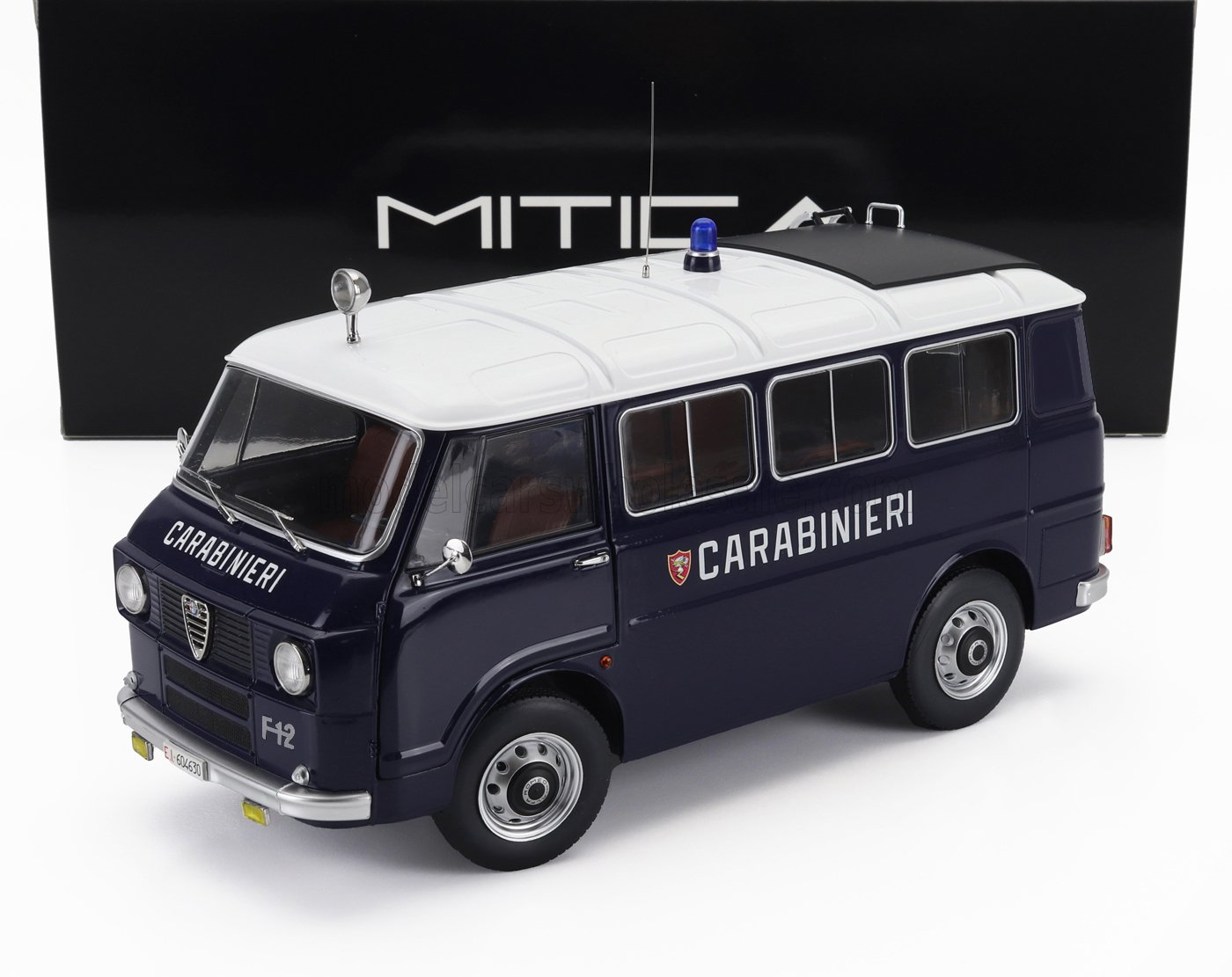 ALFA ROMEO - F-12 MINIBUS 1-SERIES CARABINIERI - P