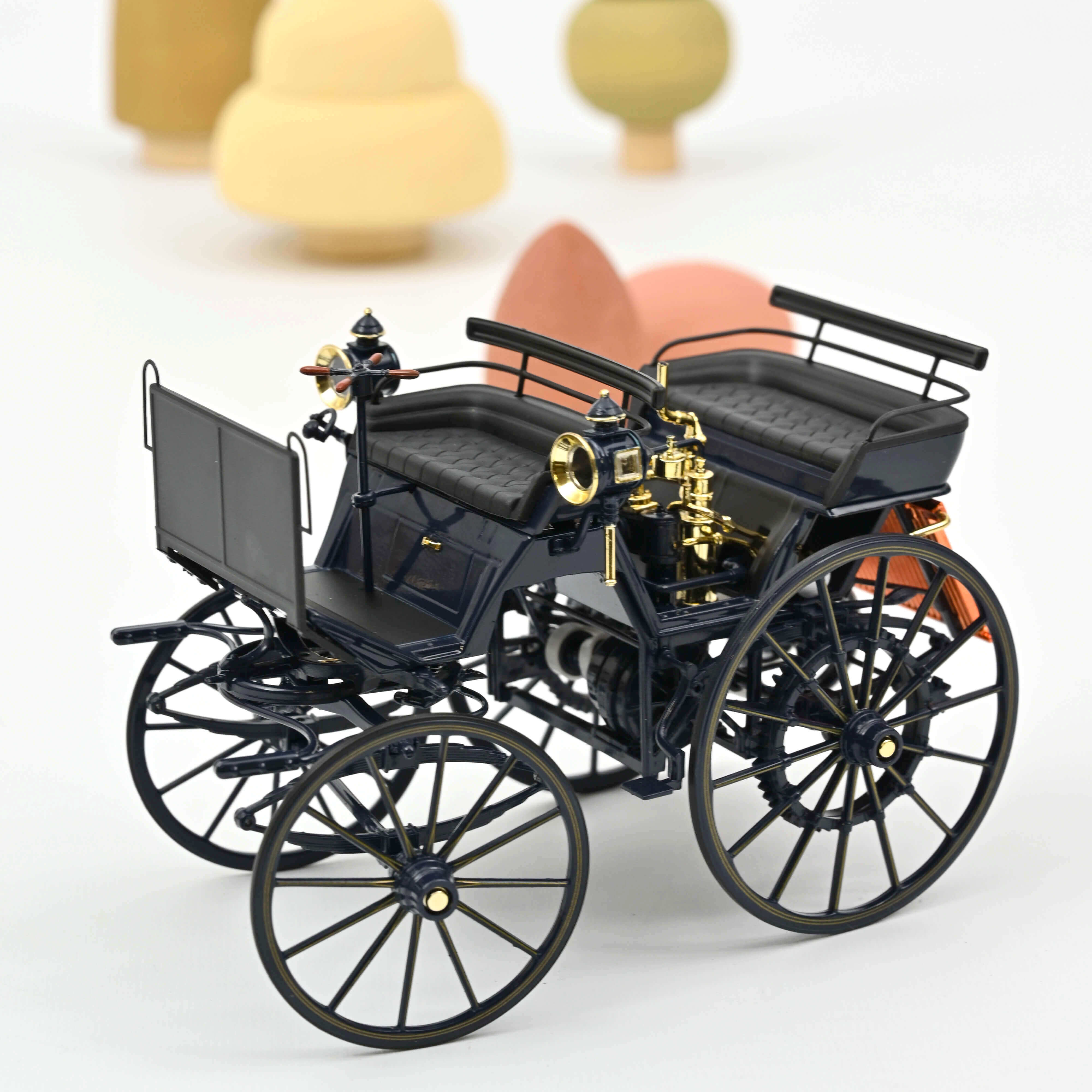 Daimler motorrijtuig 1886 donkerblauw