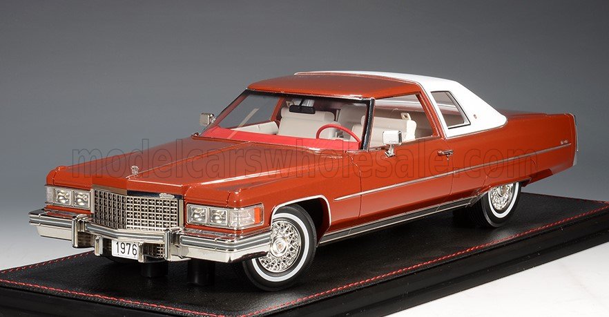 CADILLAC - COUPE DE VILLE 1976 - RED WHITE