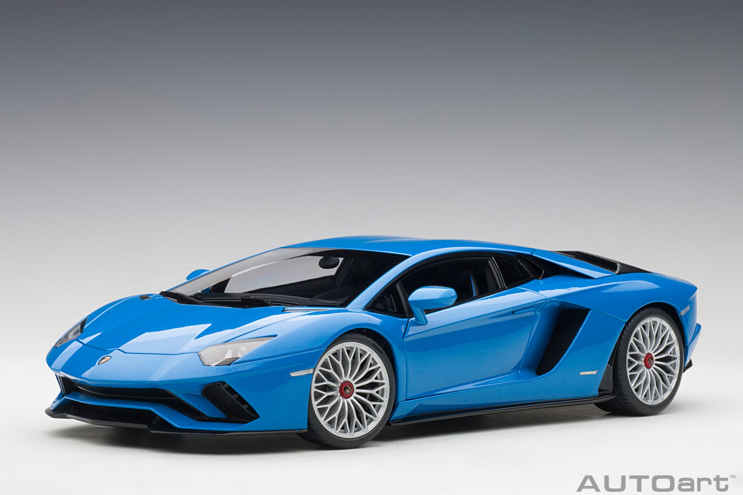 Lamborghini Aventador S (Blu Nila)