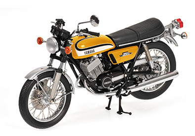 YAMAHA RD 350 – 1973 – ORANGE