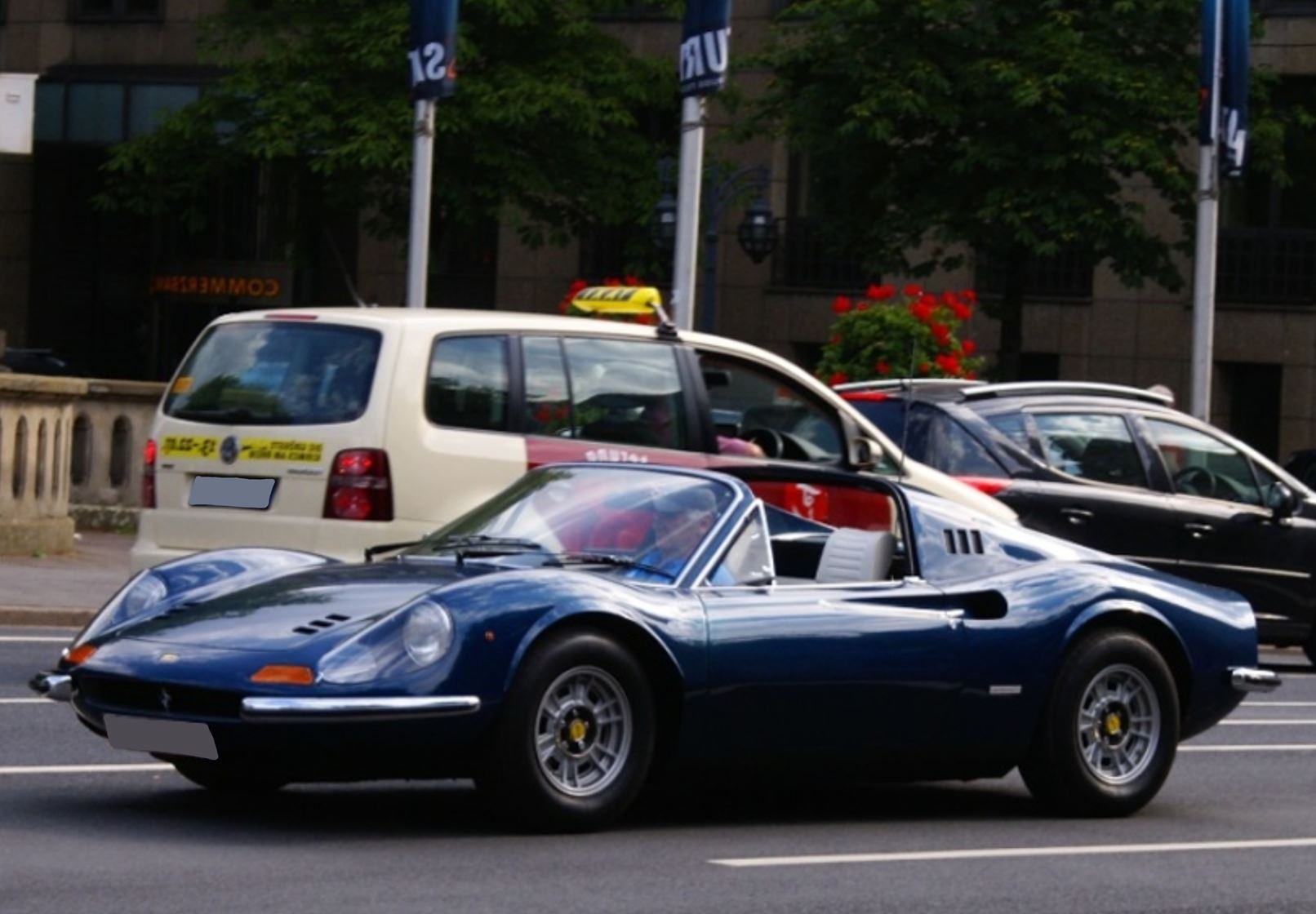 Ferrari Dino 246 GTS 1972 Blu Sera - interni torto